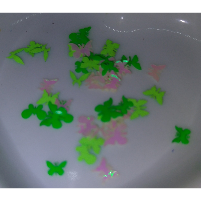 vlindertjes 0,5 cm. groen tintjes